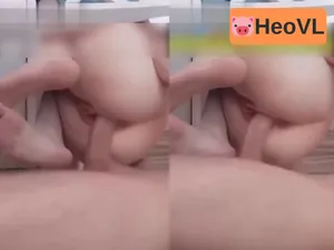 Cho em chổng mông trên ghế nhét của quý dập